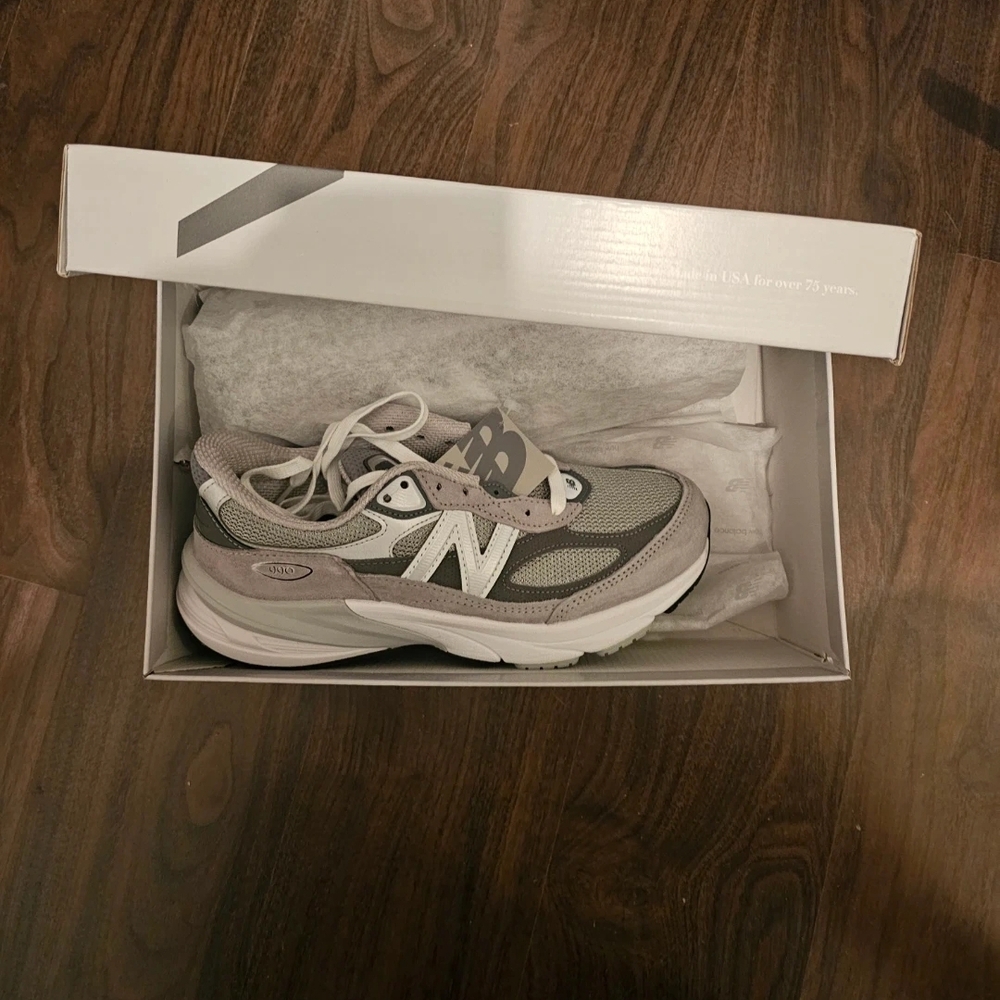 New Balance 990v6